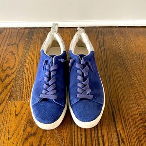 Size 8 Blue velvet vintage Havana sneakers